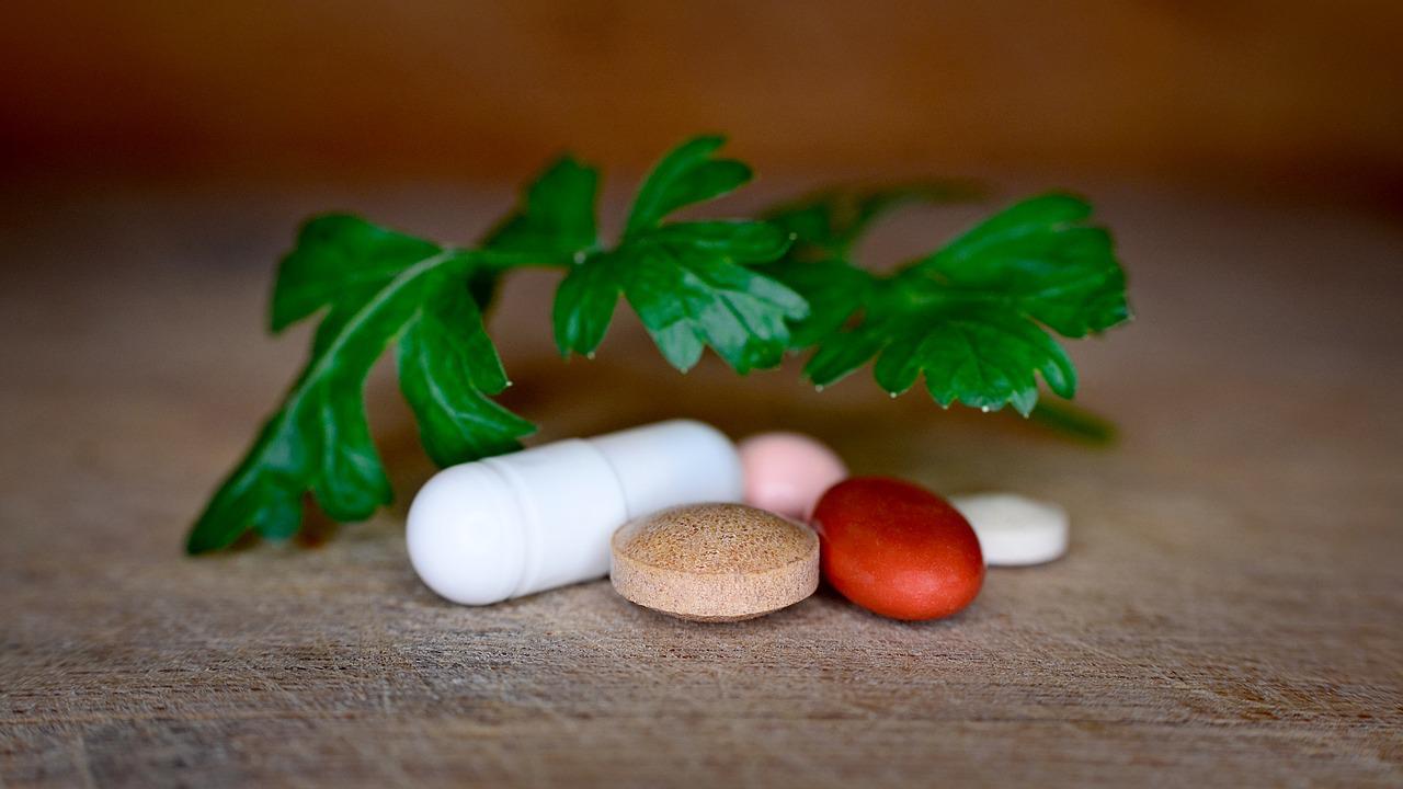 vitamins, antibiotics, parsley-4179315.jpg